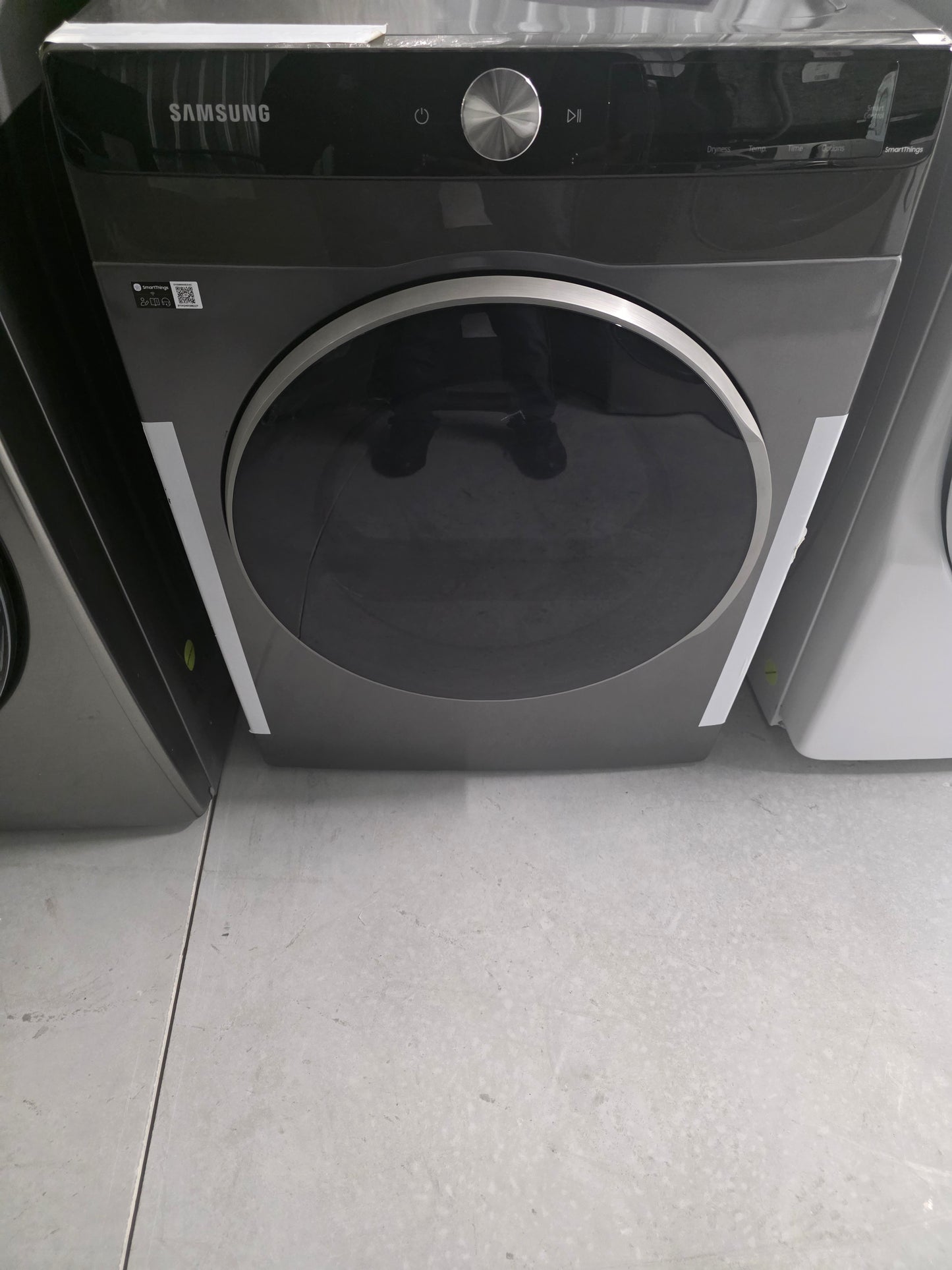 Samsung Electric Dryer, 4 cu. ft. Dryer Capacity, 15 Dry Cycles, 5 Temperature Settings, Stackable, Steel Drum, Wifi Enabled, Grey colour
