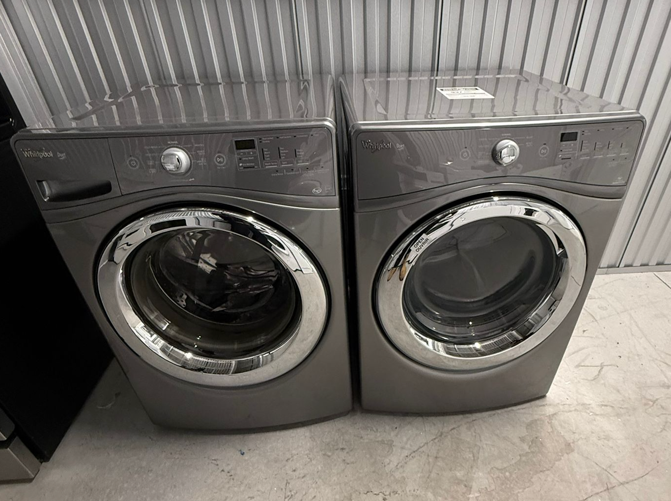 Whirlpool Dryer, 27 inch Width, 7.4 cu. ft. Capacity, 4 Temperature Settings, Stackable, Chrome Shadow colour